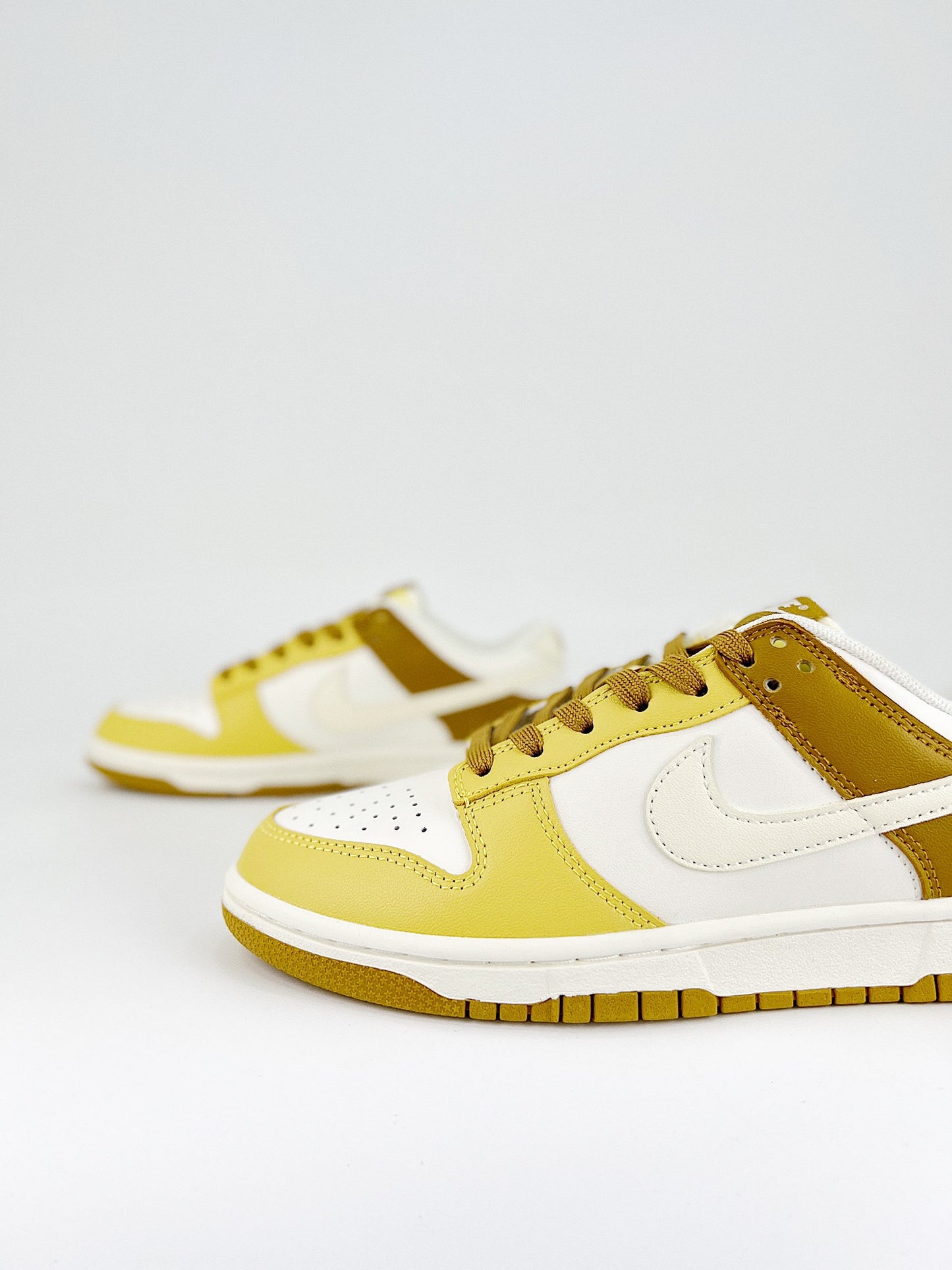 NIKE DUNK LOW BRONZINE