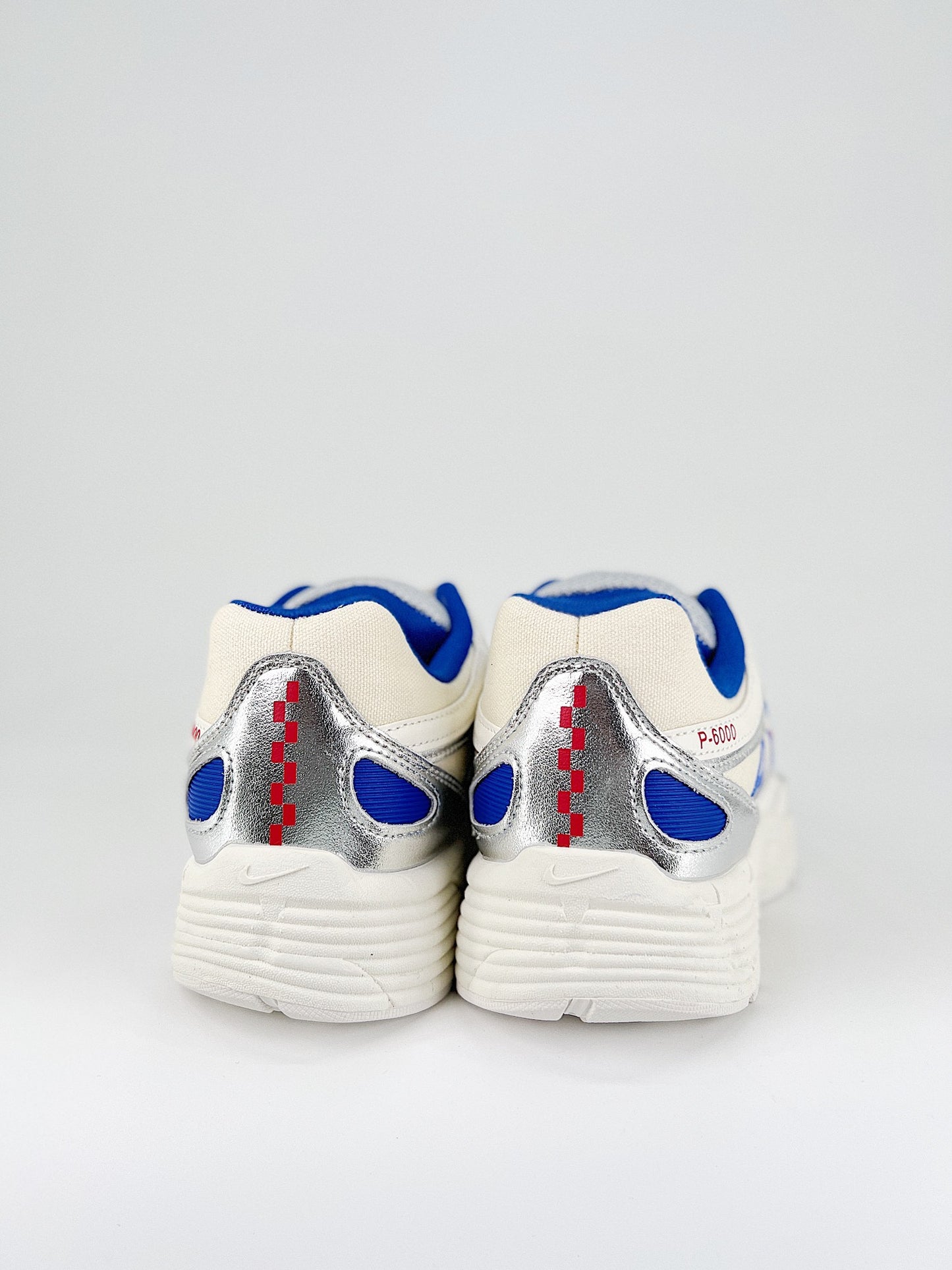 NIKE P6000 WHITE AND BLUE NAVY