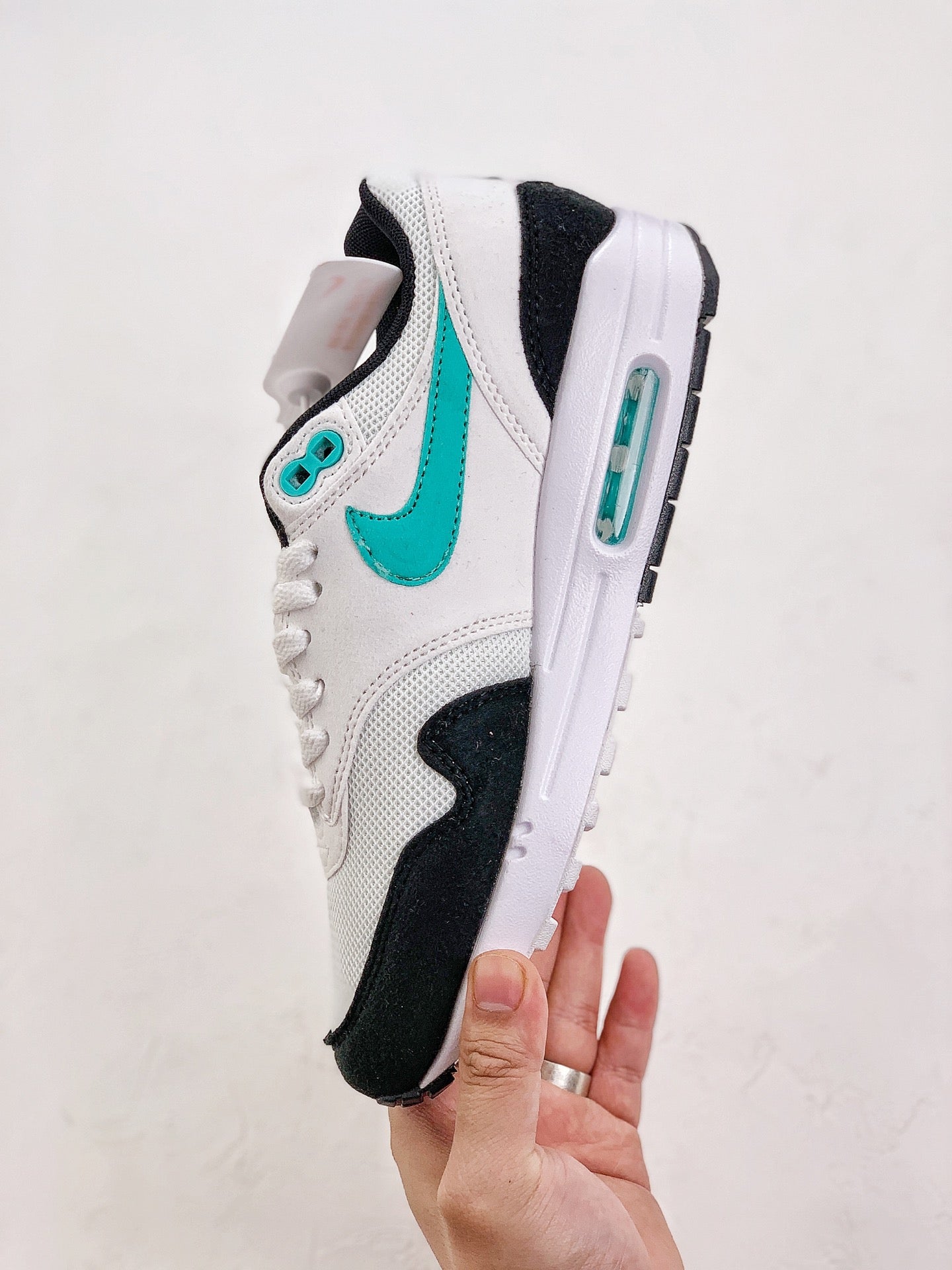 AIR MAX 1 ALL BLACKAND CYAN