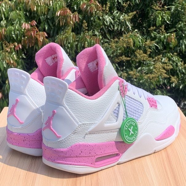Jordan Retro 4 pink