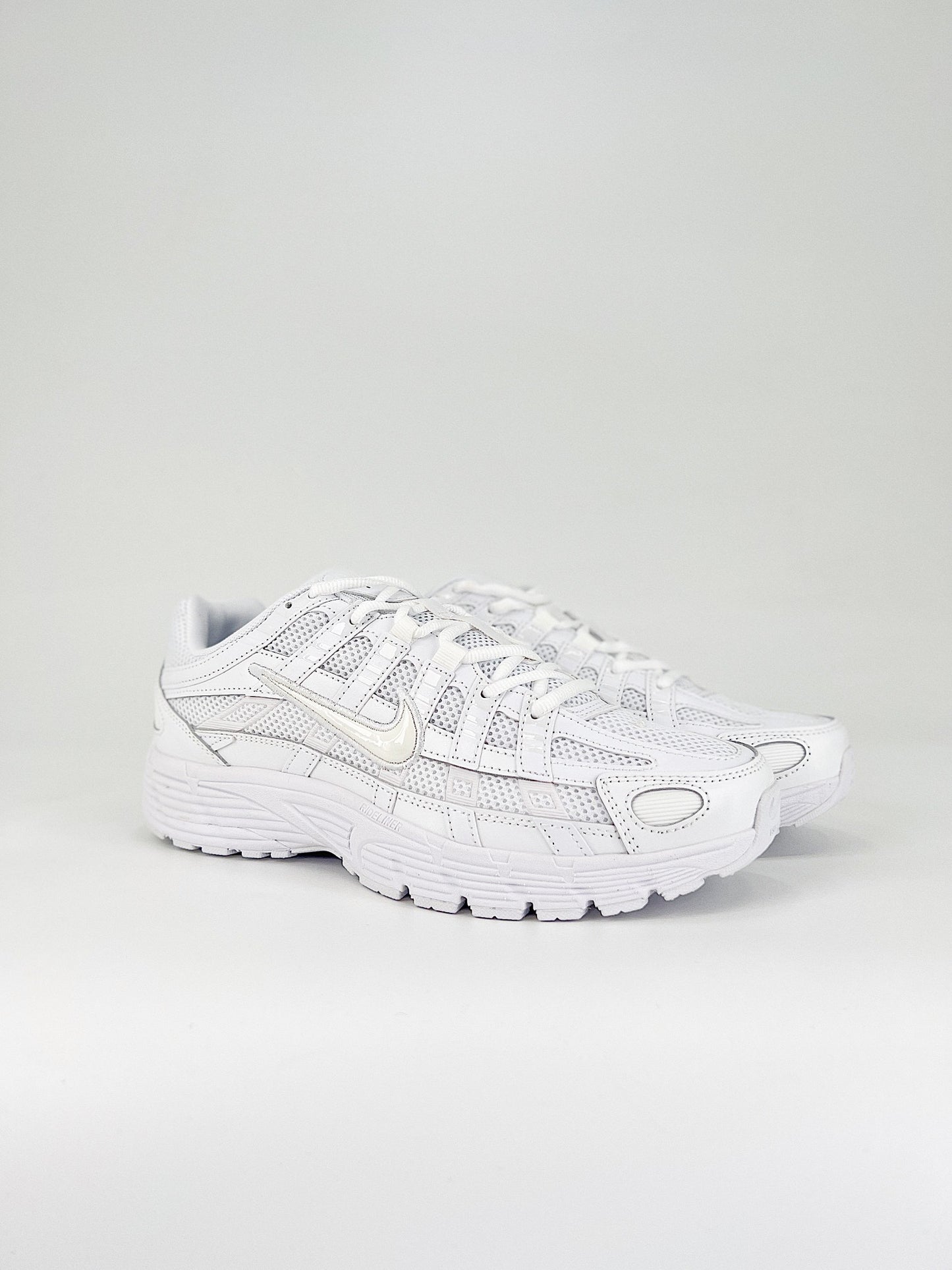 NIKE P6000 WHITE