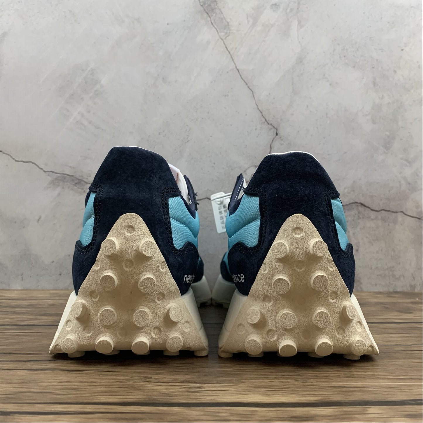 New Balance 327 MARINE BLANC