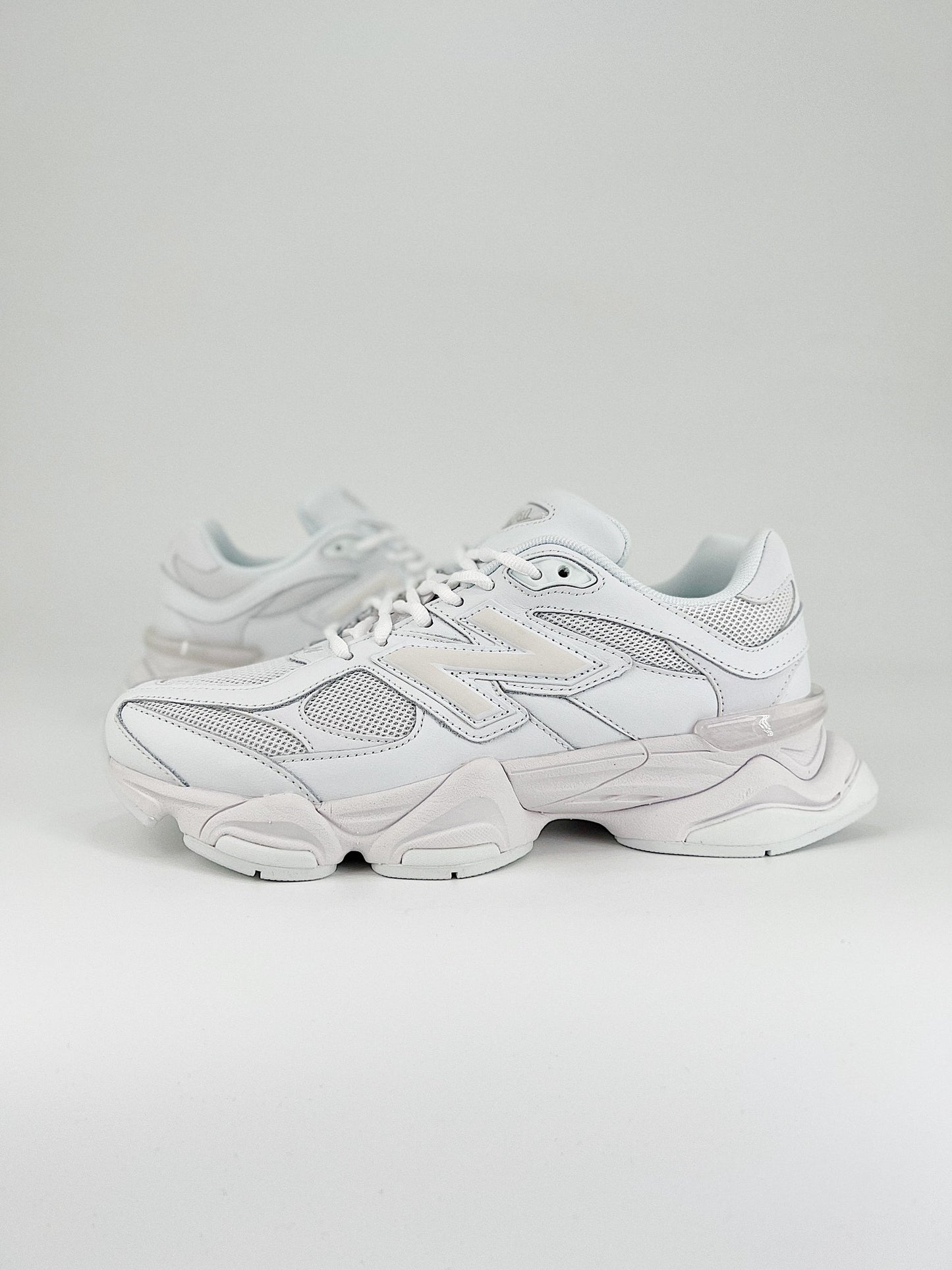 New Balance 9060 TRIPLE WHITE