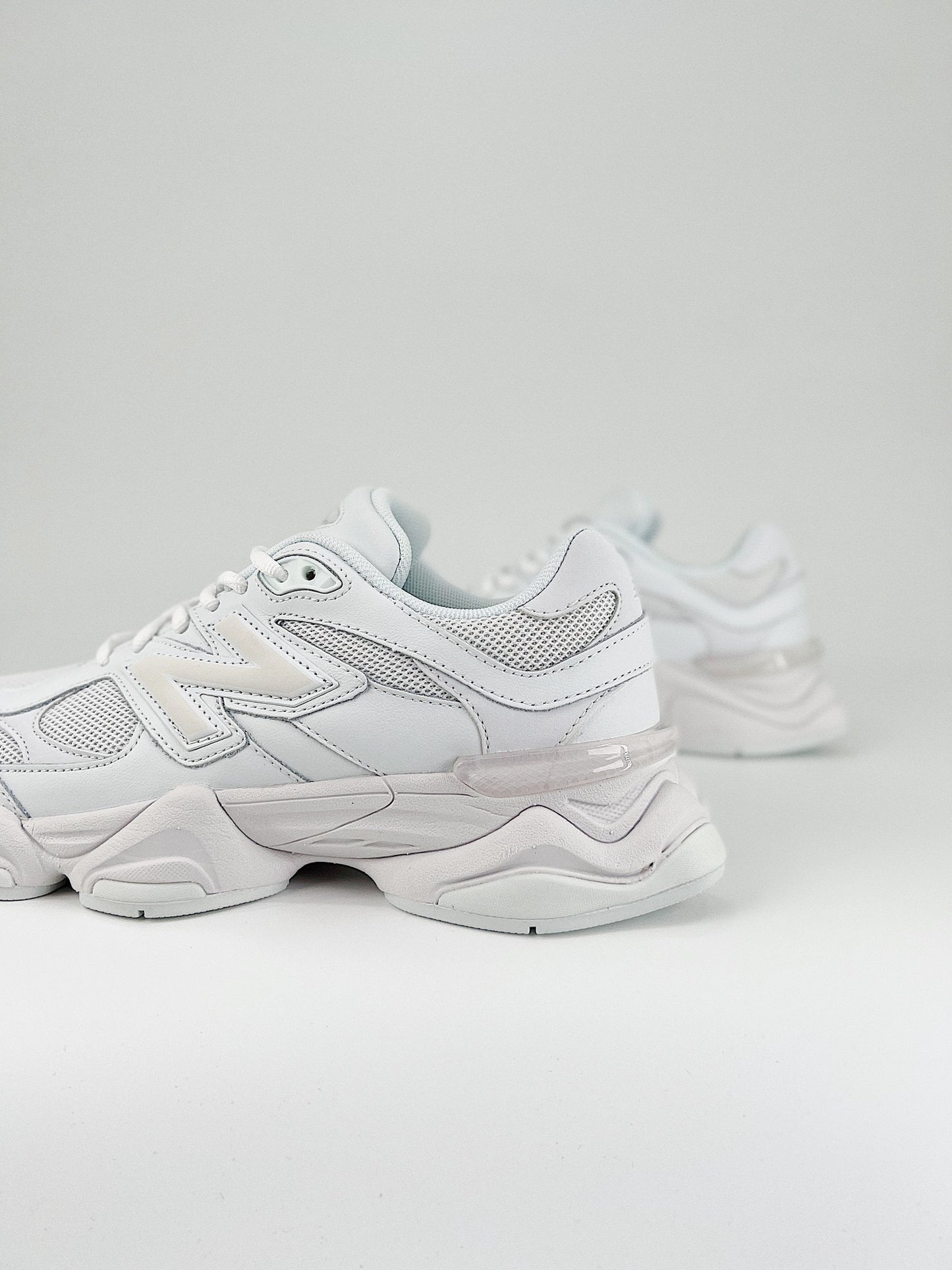 New Balance 9060 TRIPLE WHITE