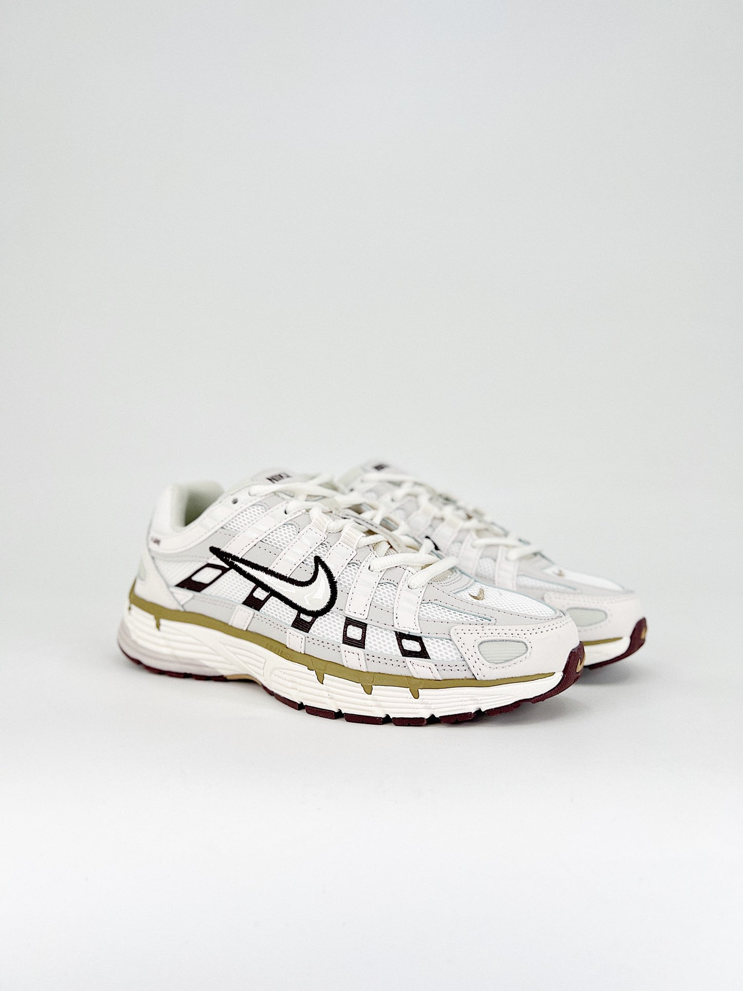 NIKE P6000 WHITE AND BROWN