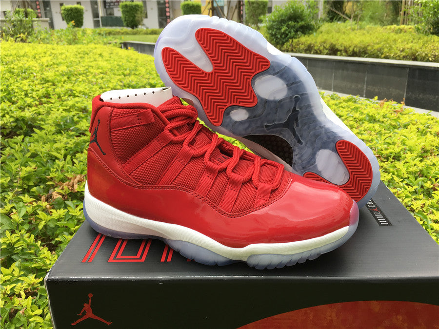 JORDAN 11 RED