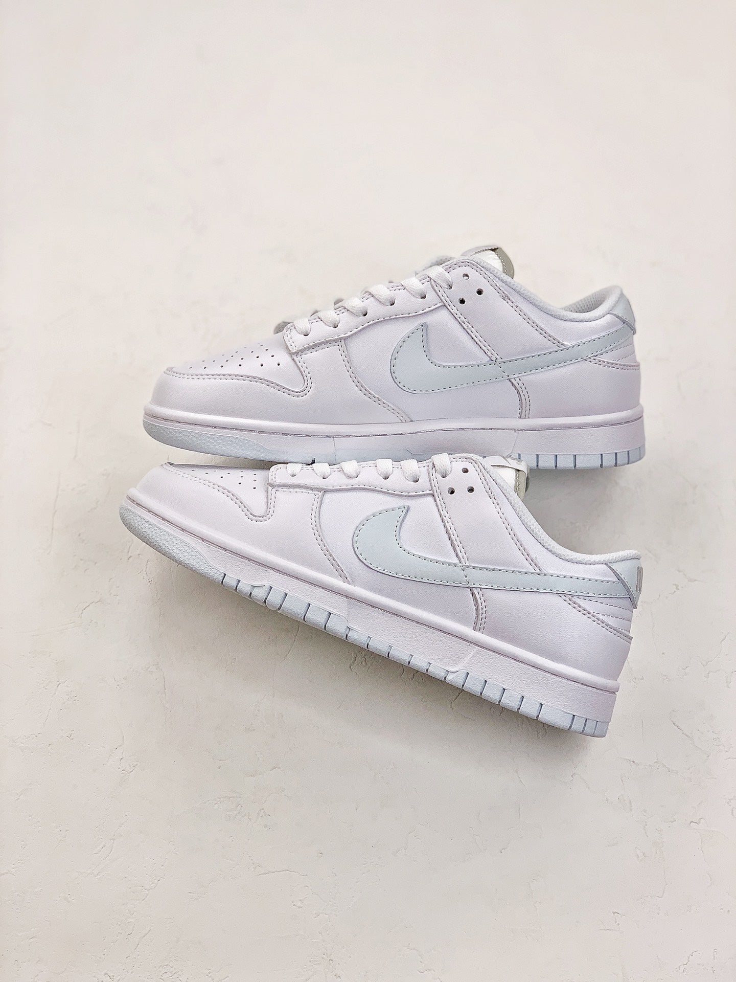 NIKE DUNK LOW "WHITE PURE PLATINIUM"