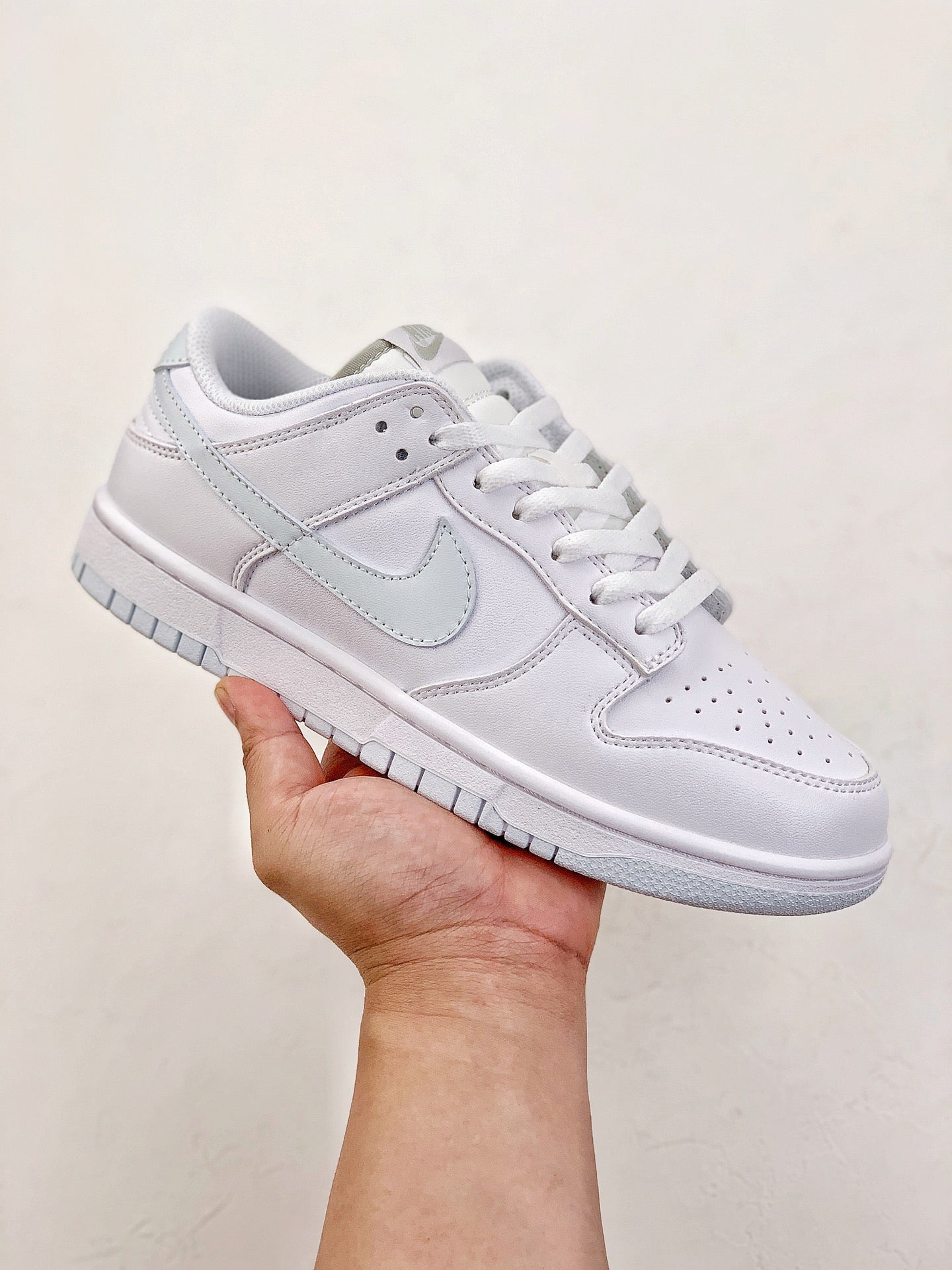 NIKE DUNK LOW "WHITE PURE PLATINIUM"