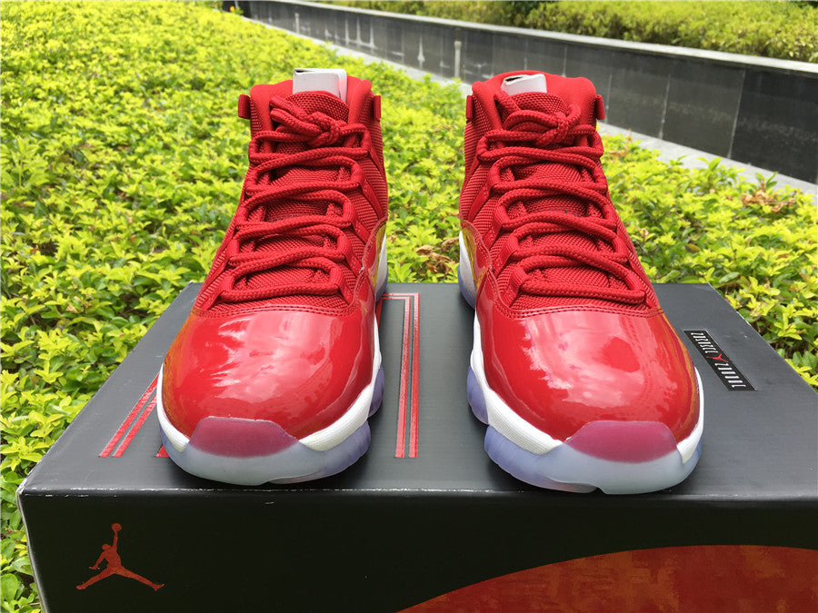 JORDAN 11 RED