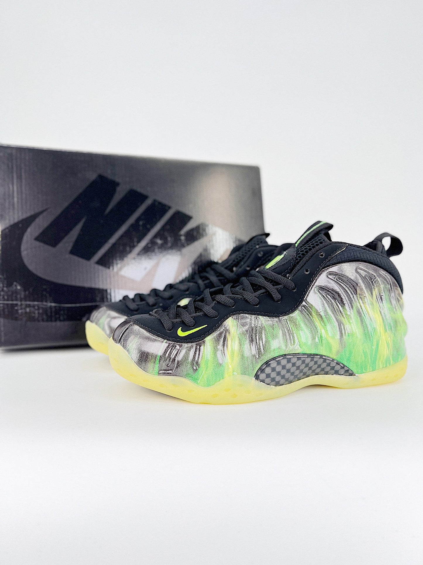 NIKE AIR FOAMPOSITE ONE ParaNorman