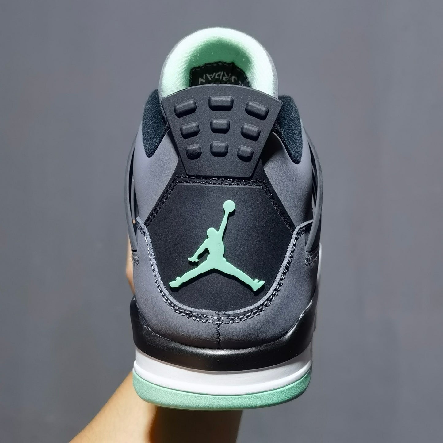 JORDAN RETRO 4 GREEN GLOW