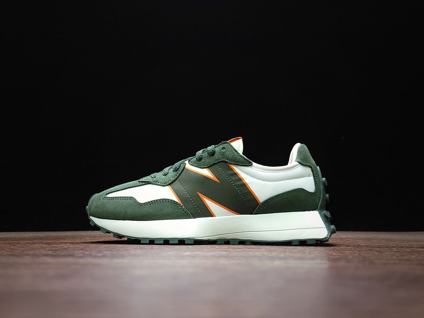 New Balance 327 OLIVE