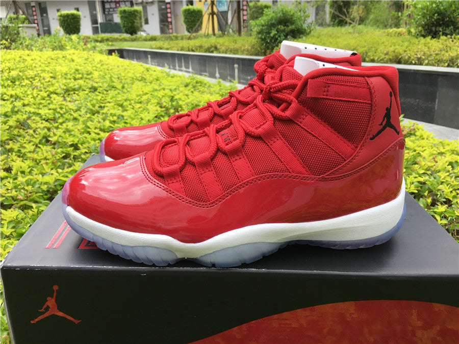 JORDAN 11 RED