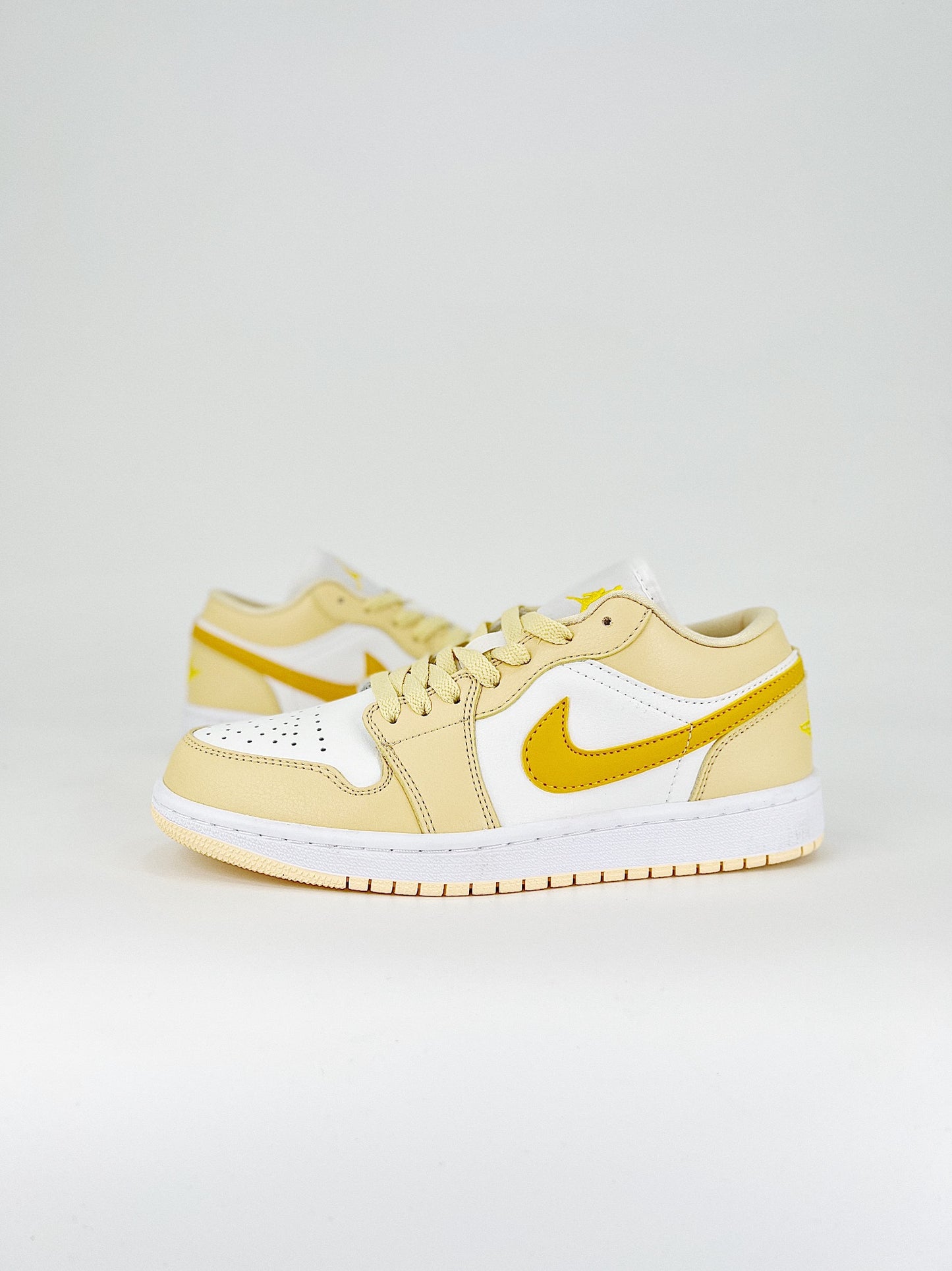 Jordan 1 Low Sail / Yellow Ochre / Pale Vanilla / White