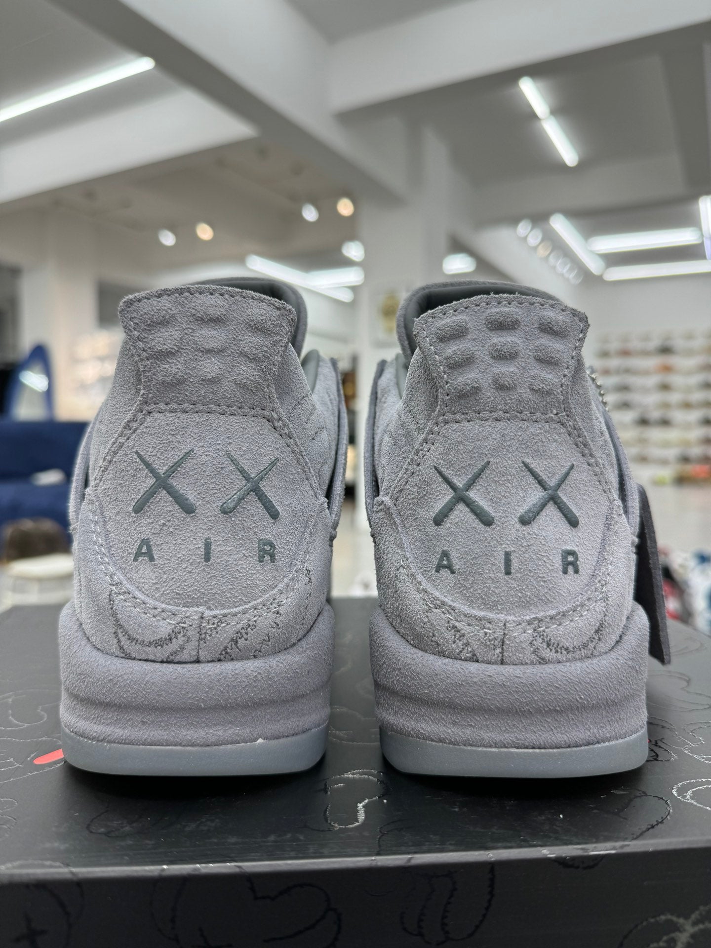 JORDAN RETRO 4 X C-KAWS