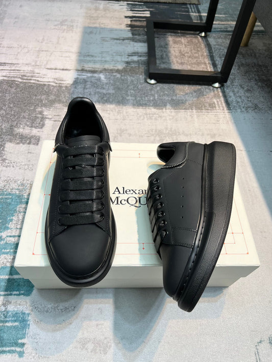 ALEXANDER MCQUEEN BLACK