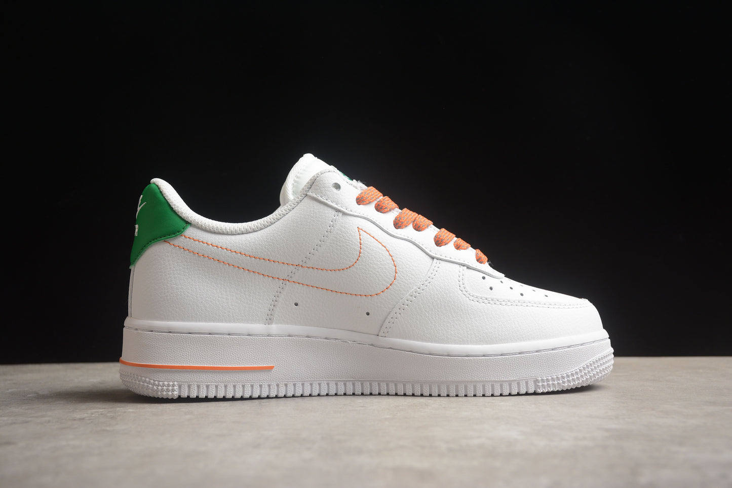 AIR FORCE 1 ORANGE HAWKINGS