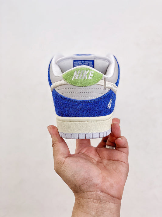 NIKE DUNK LOW PRO x FLY