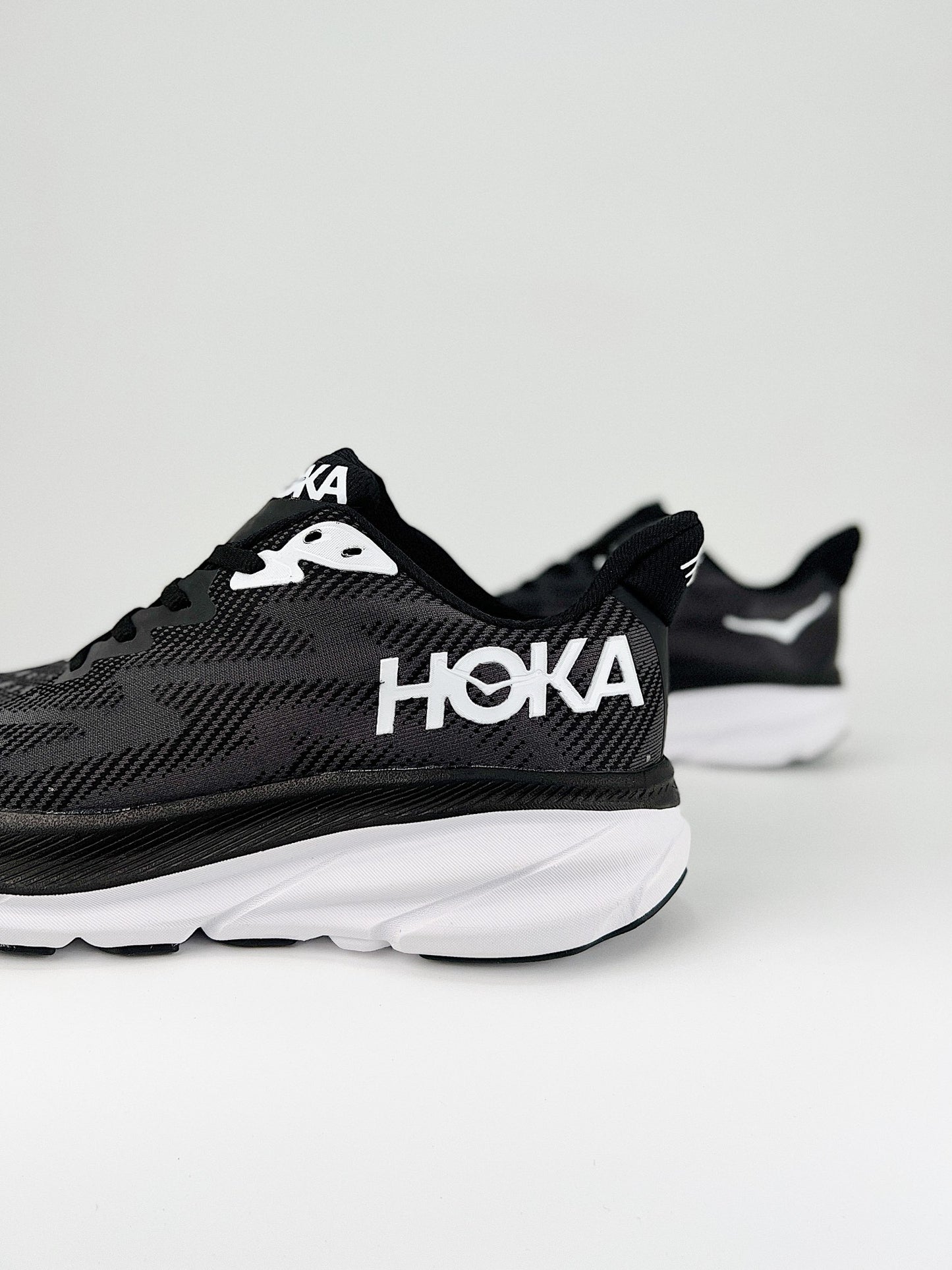 HOKA CLIFTON 9 BLACK