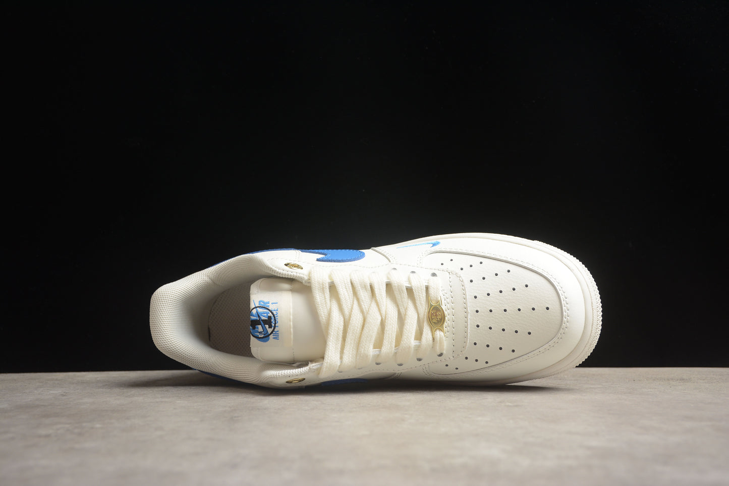 AIR FORCE 1 WHITE AND BLUE