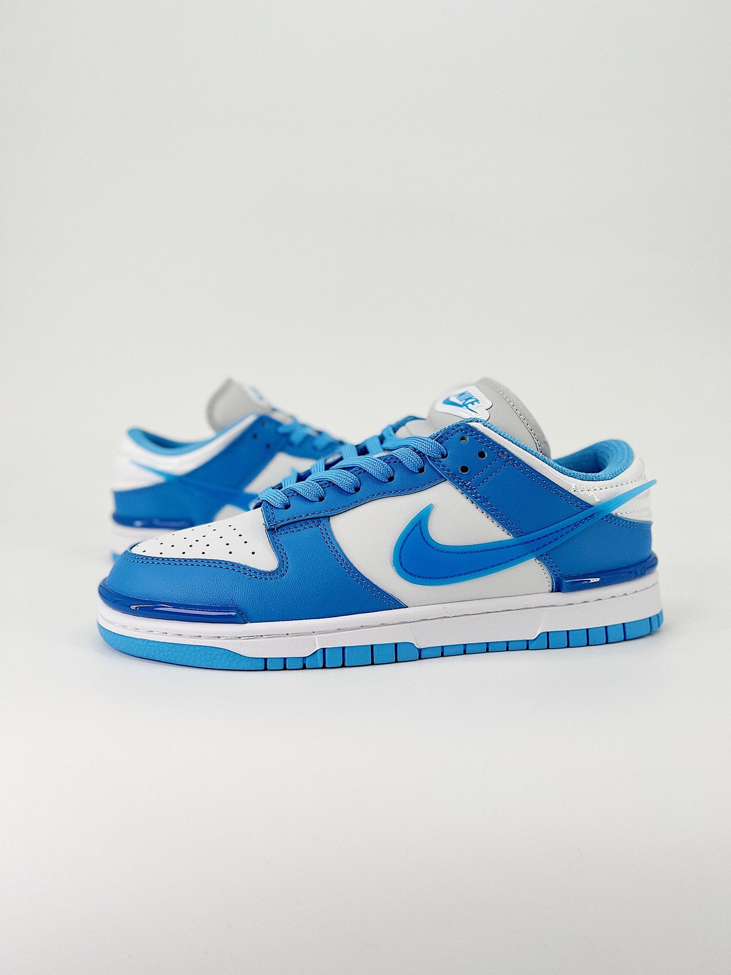 NIKE DUNK LOW LOW TWIST