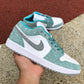 Air Jordan 1 Low SE New Emerald