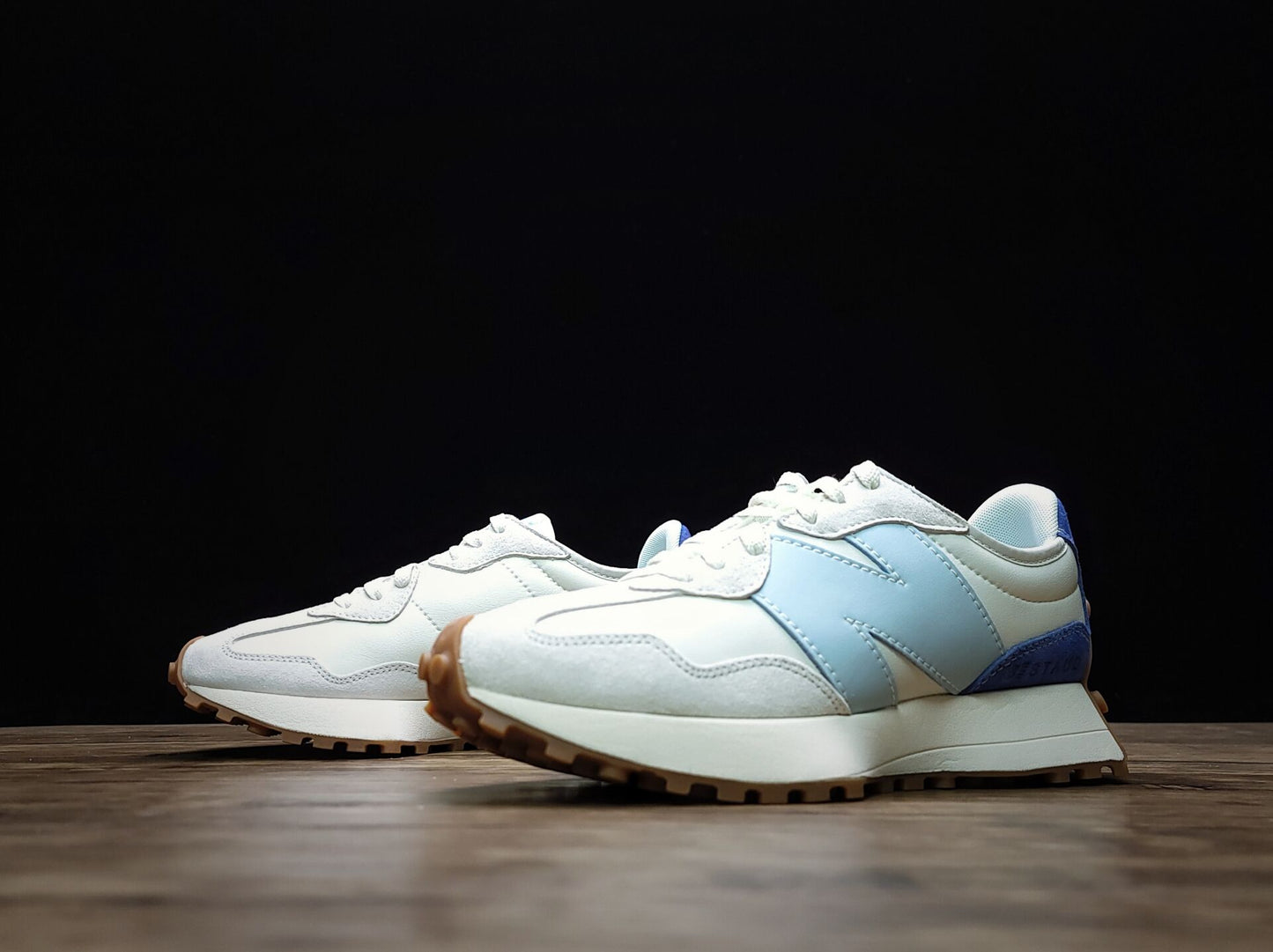 New Balance 327 X STAUD