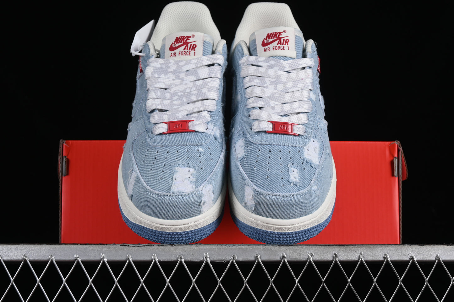 NIKE AIR FORCE 1 EDITION "LEVIS"