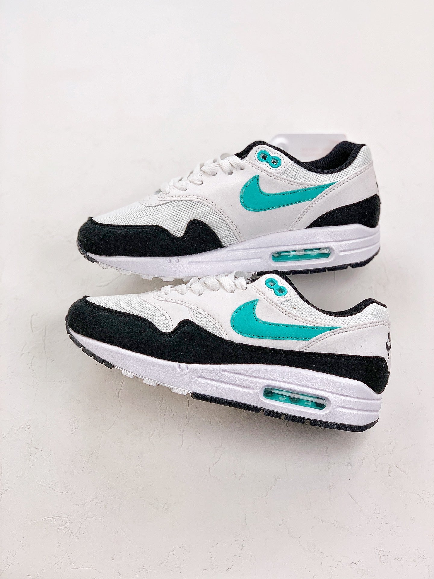 AIR MAX 1 ALL BLACKAND CYAN