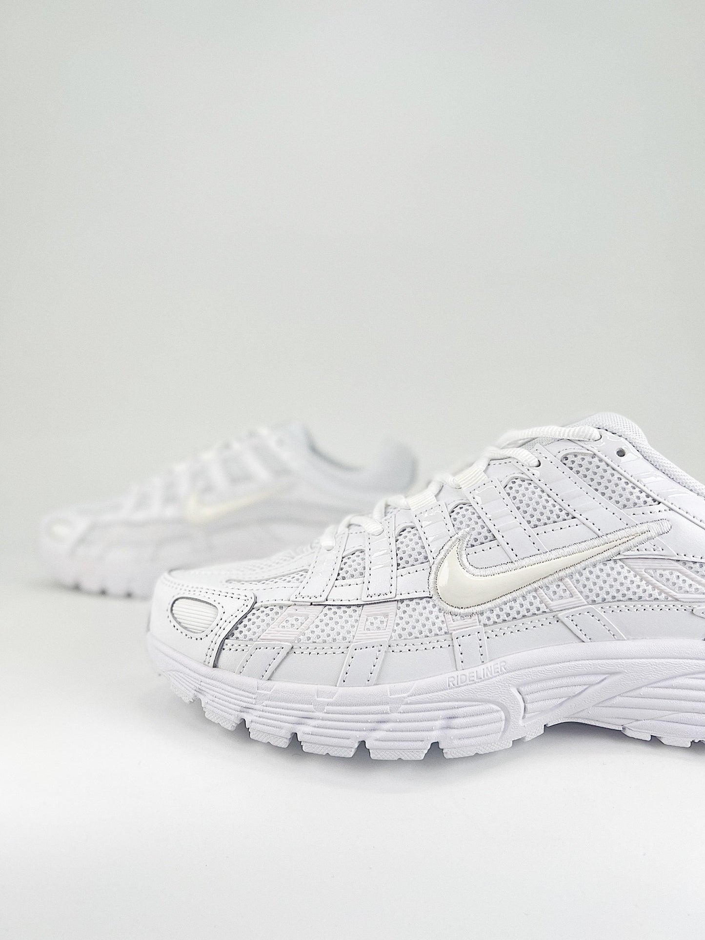 NIKE P6000 WHITE