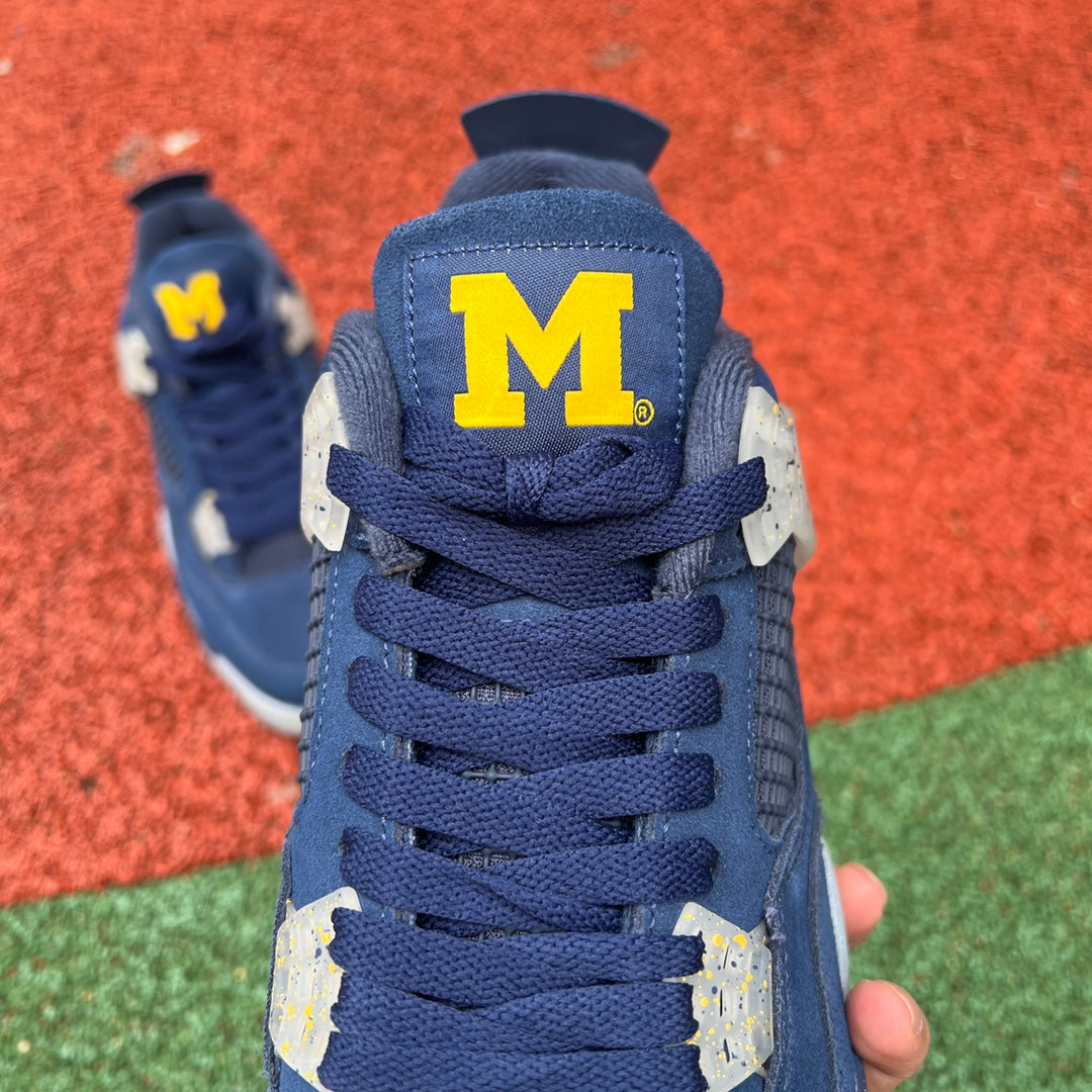 Jordan Retro 4 "Michigan"