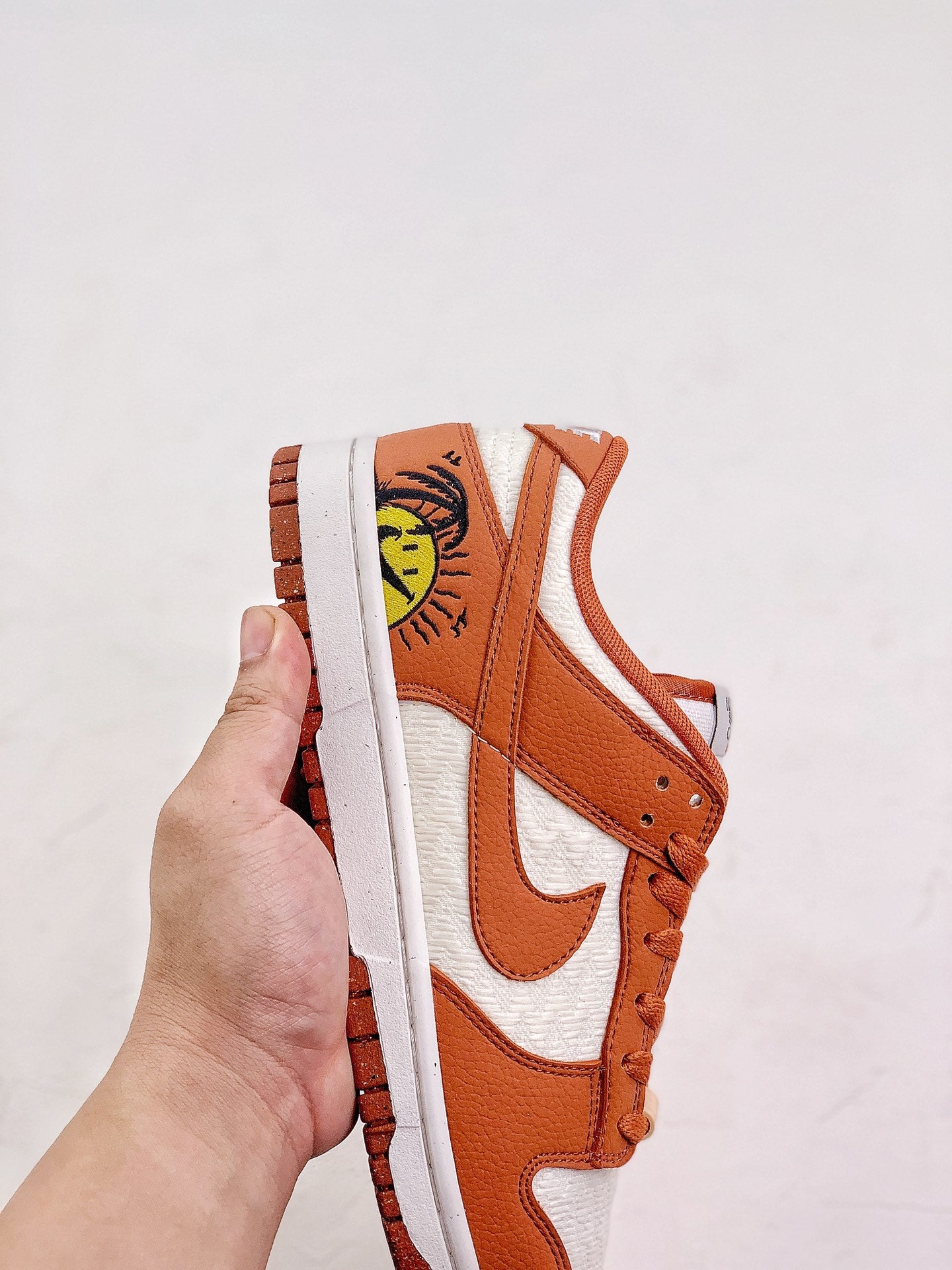 NIKE DUNKS LOW "SUN CLUB"