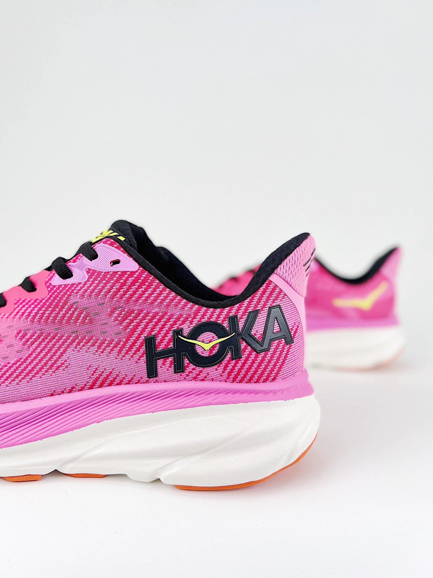 HOKA CLIFTON 9 PINK