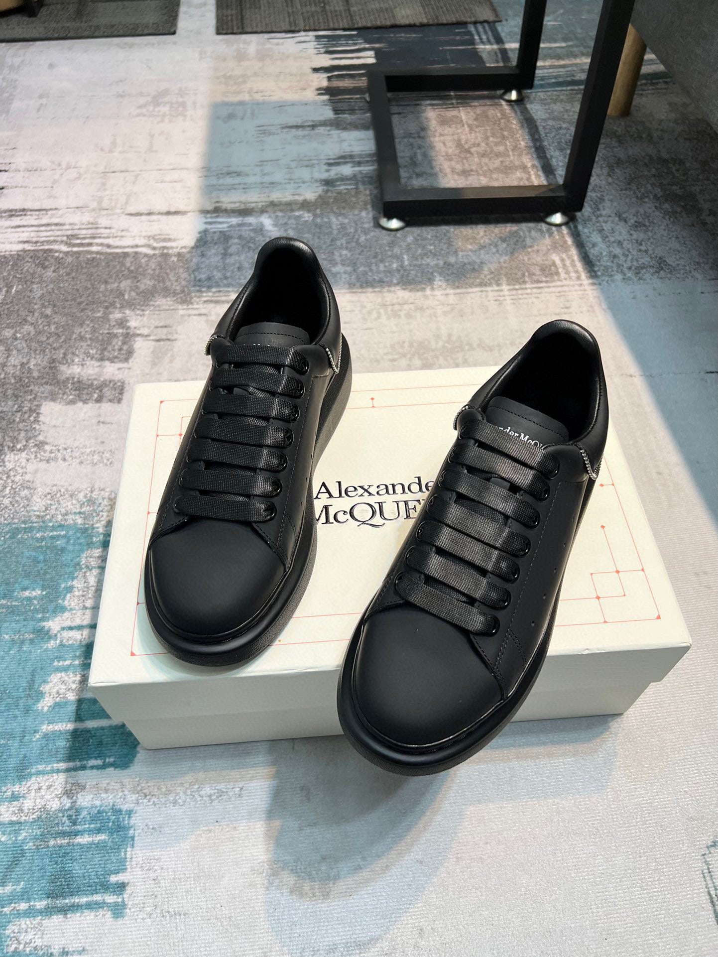 ALEXANDER MCQUEEN BLACK