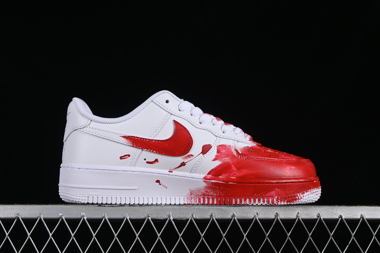 NIKE AIR FORCE 1 EDITION RETRO CRIME