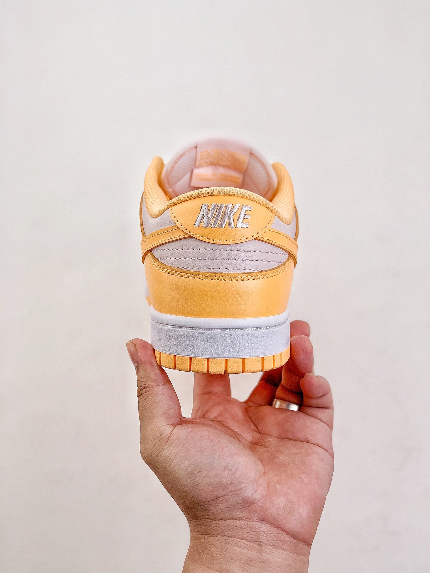 NIKE DUNKS LOW "PEACH"