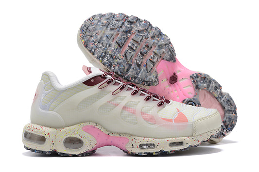 NIKE AIR MAX TERRASCAPE WHITE AND PINK