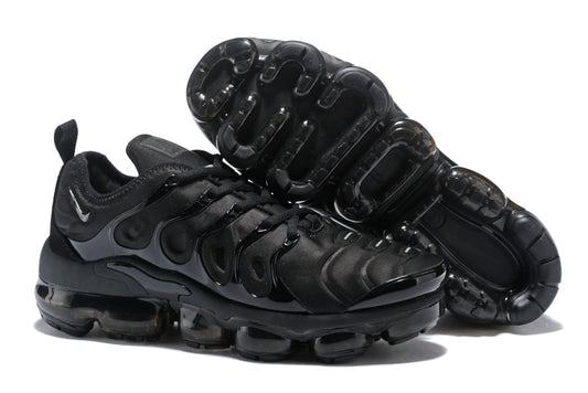 NIKE AIR VAPORMAX PLUS TRIPLE BLACK