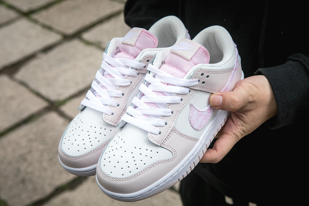 NIKE DUNK SB PINK PAISLEY