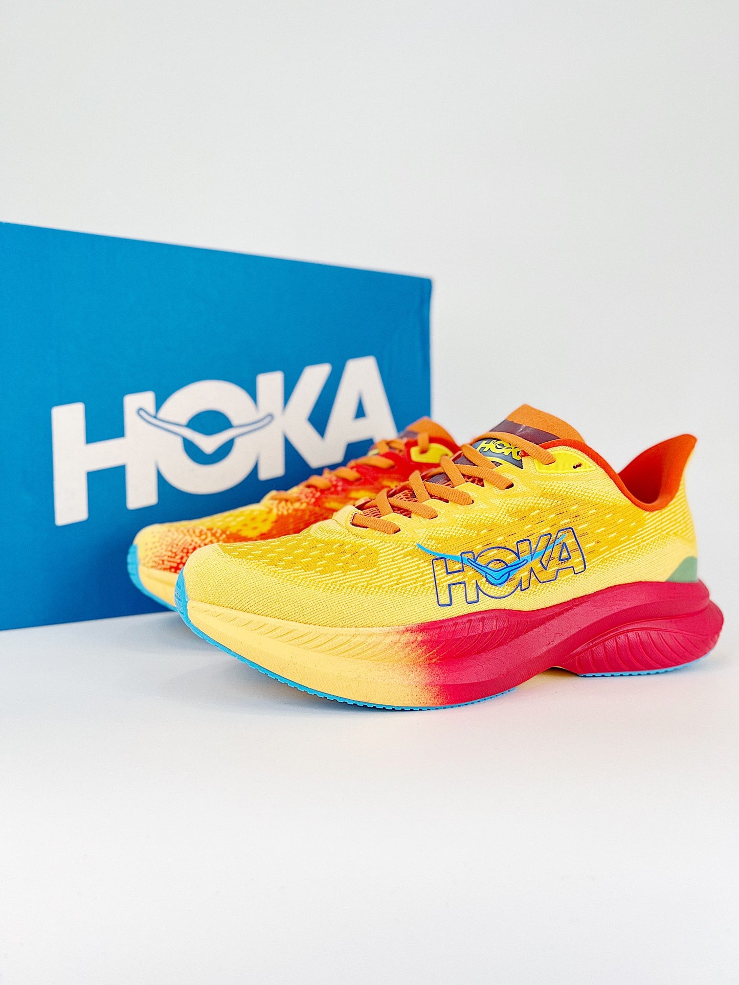 HOKA MACH 6