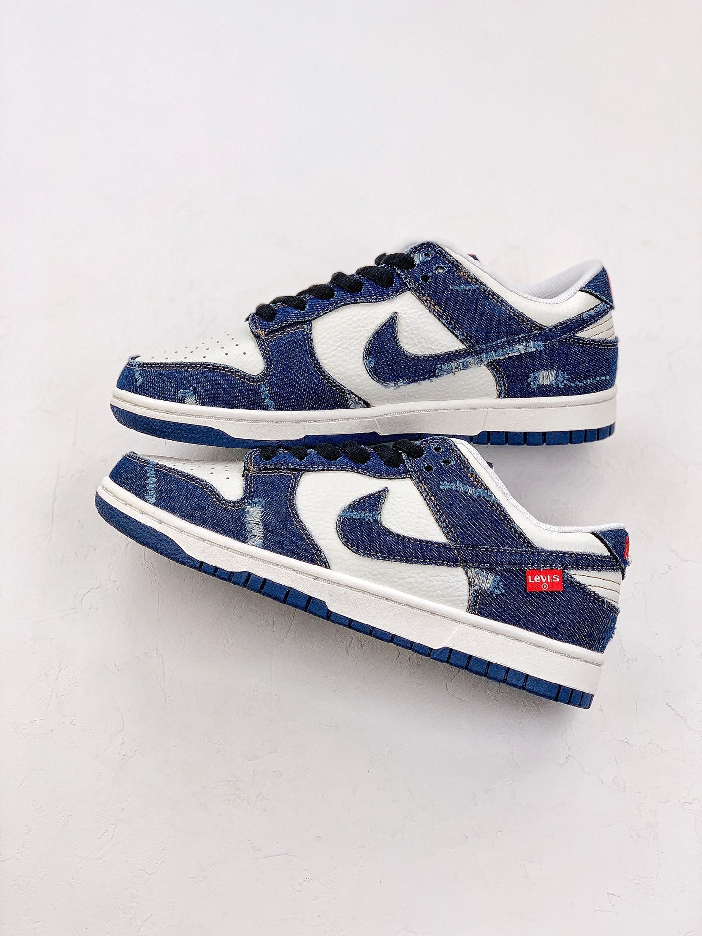 NIKE DUNK LOW EDITION "LEVIS STRAUSS"