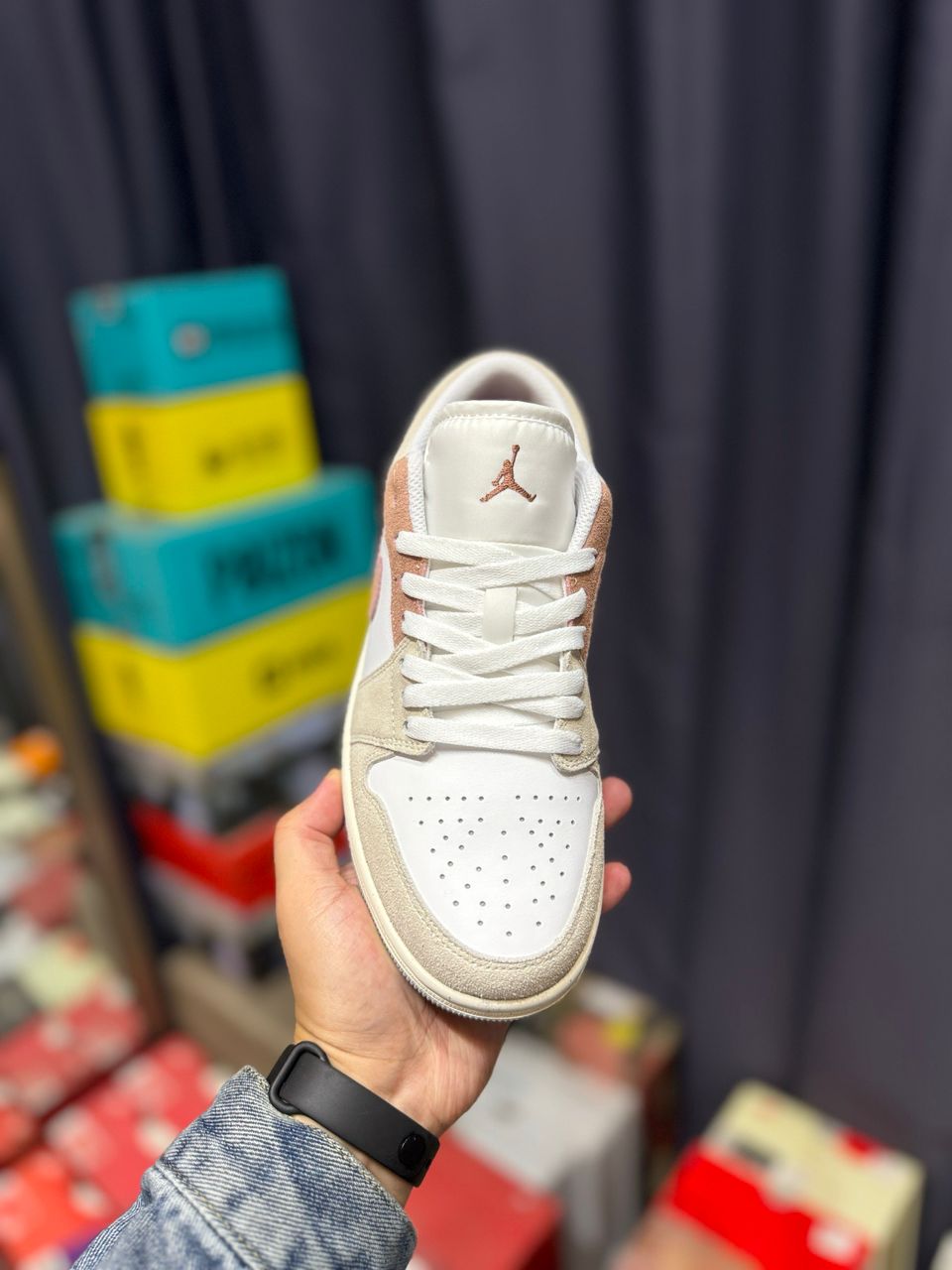 Jordan 1 Low SE LEGEND LIGHT BROWN