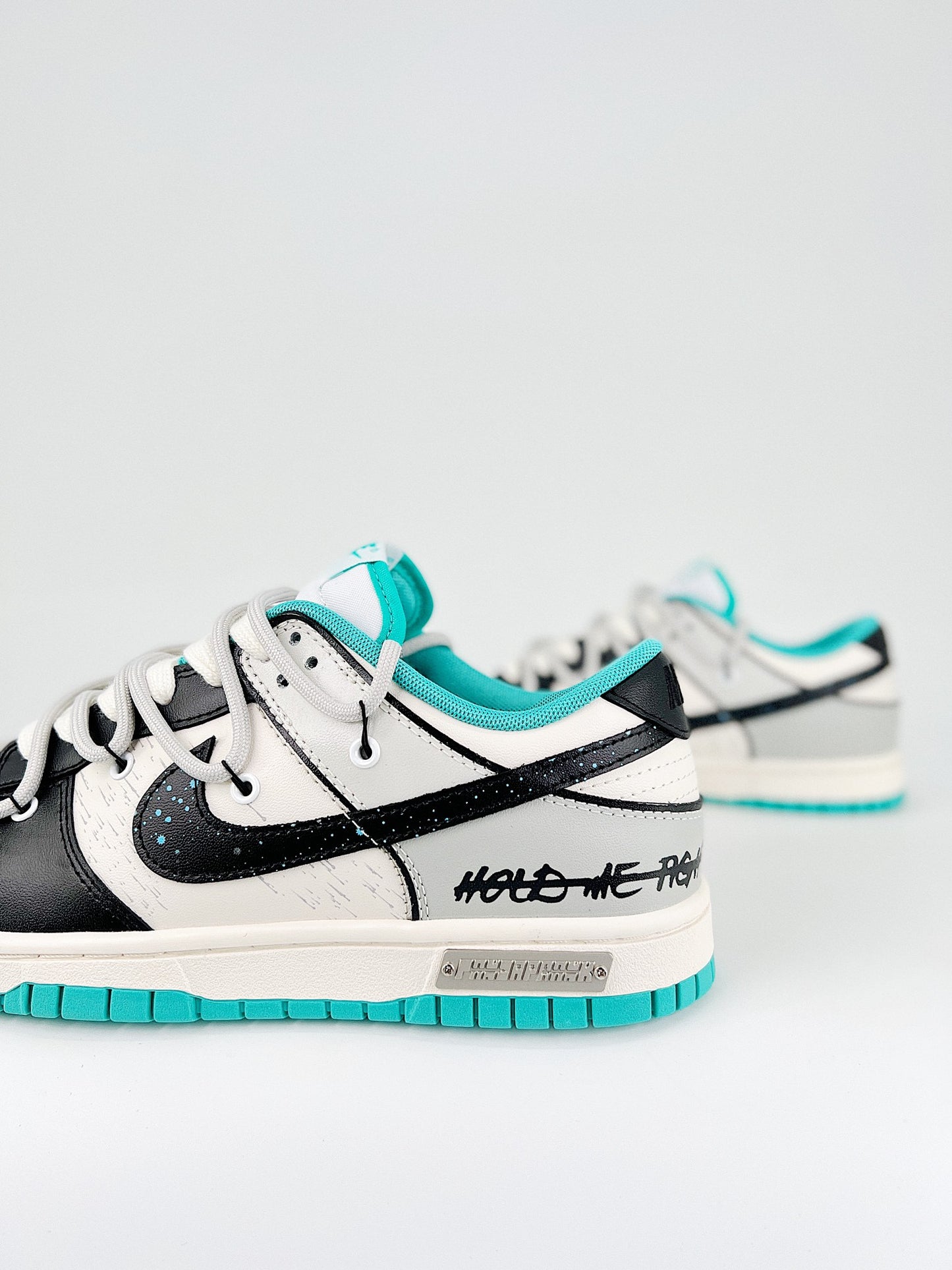 NIKE DUNK LOW DUSTY